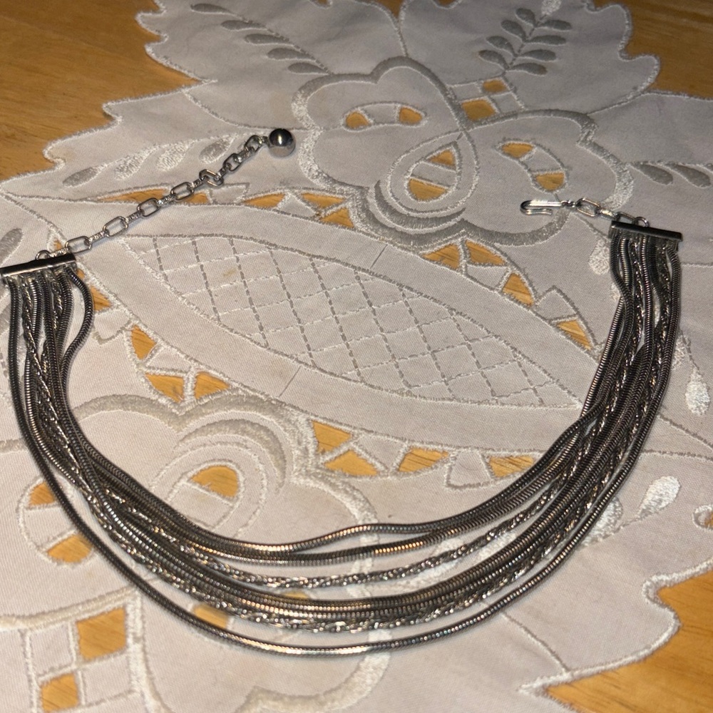 007)Elegant Silver Multi-Strand chocker